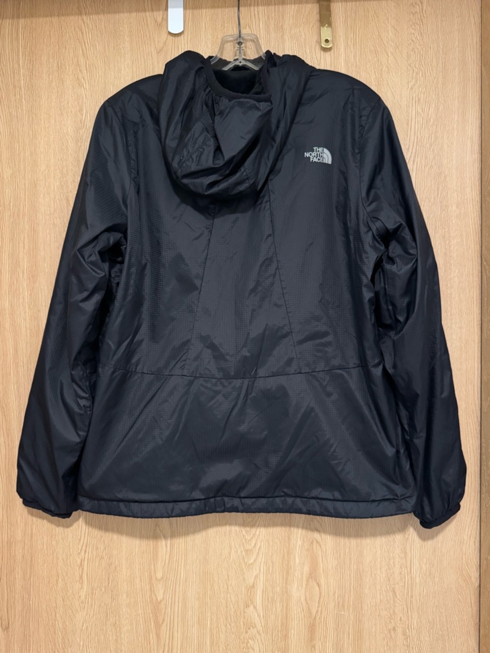 The North Face Black Windbreaker with Ultra Soft Minky Fleece Lining size Medium - Picture 2 of 6